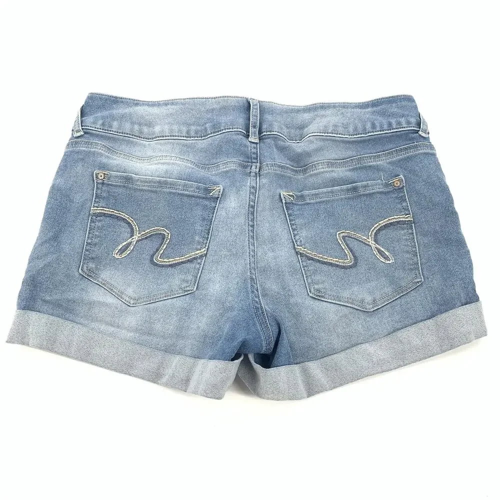 Wallflower The Ultra Fit Rolled Cuffed Jean Short 11 Womens Light Wash Denim - Picture 2 of 6